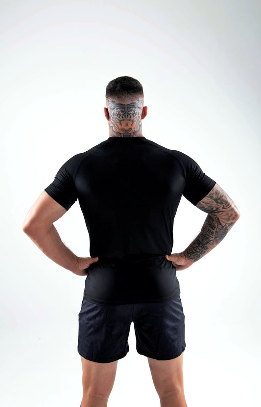 Model is 180cm/90kgs (5’9-198.4lbs) | T-shirt's size L