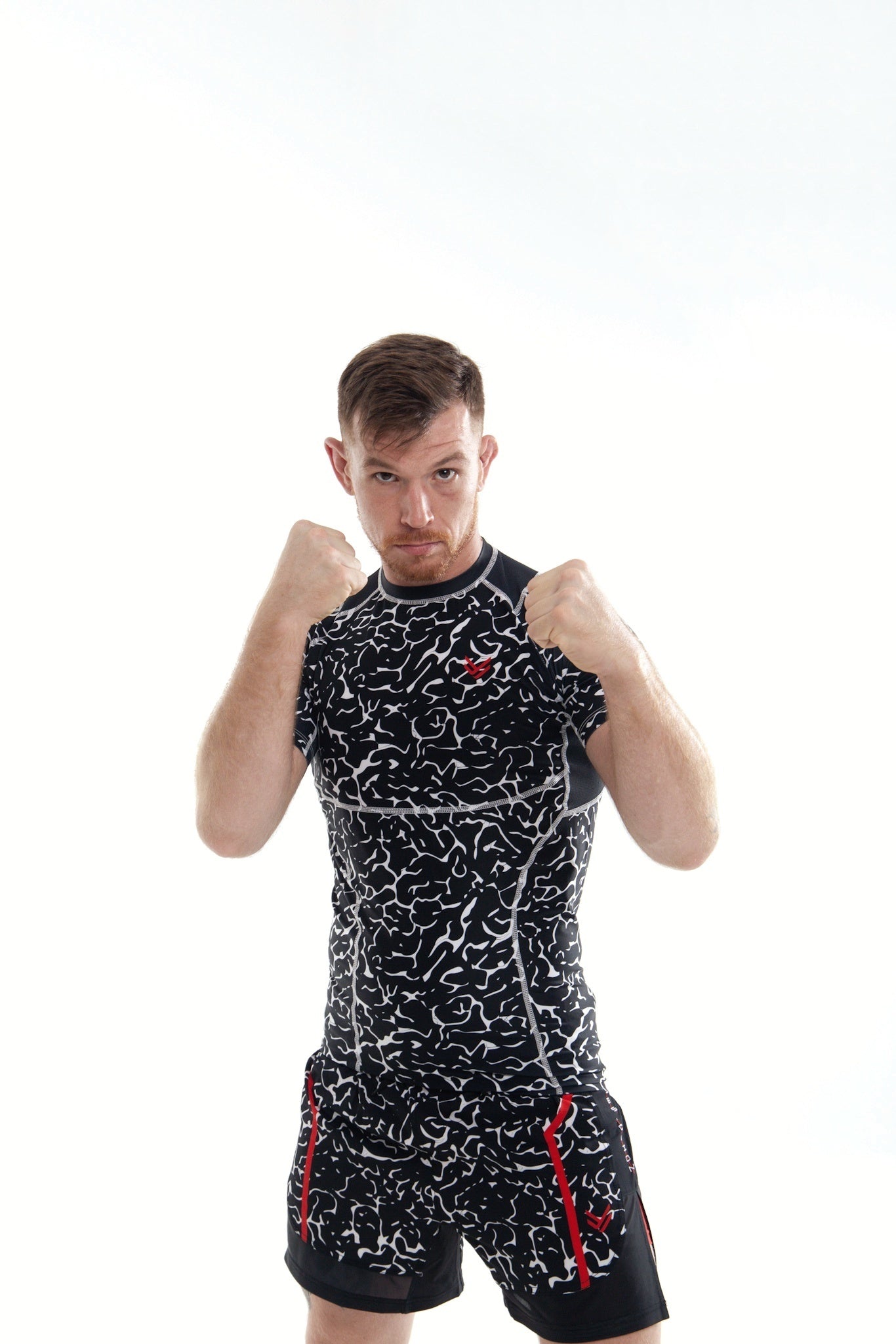 Model is 180cm/82kgs (5’9-189lbs) | Rashguard's size M