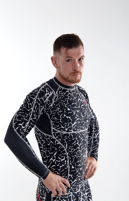Model is 180cm/82kgs (5’9-189lbs) | Rashguard's size M