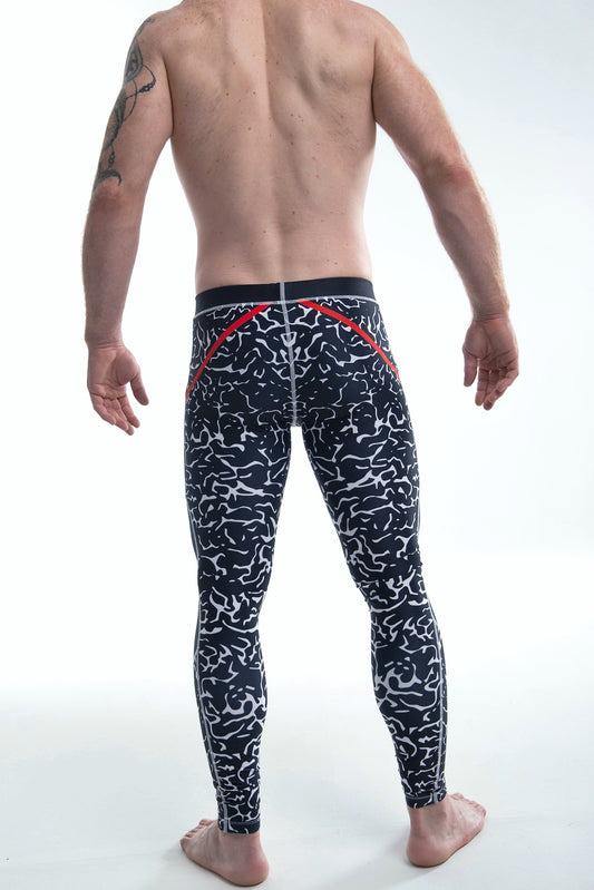 Model is 180cm/82kgs (5’9-189lbs) | Spat's size M