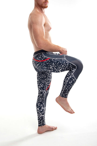 Model is 180cm/82kgs (5’9-189lbs) | Spat's size M