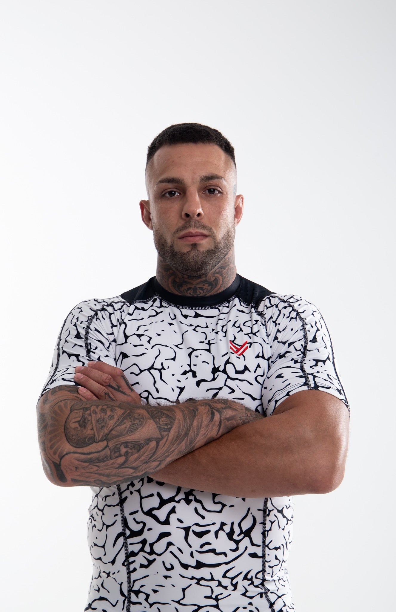 Model is 180cm/90kgs (5’9-198.4lbs) | Rashguard's size L