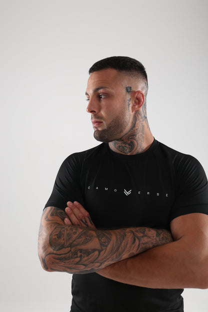 Model is 180cm/90kgs (5’9-198.4lbs)  | T-shirt's size L