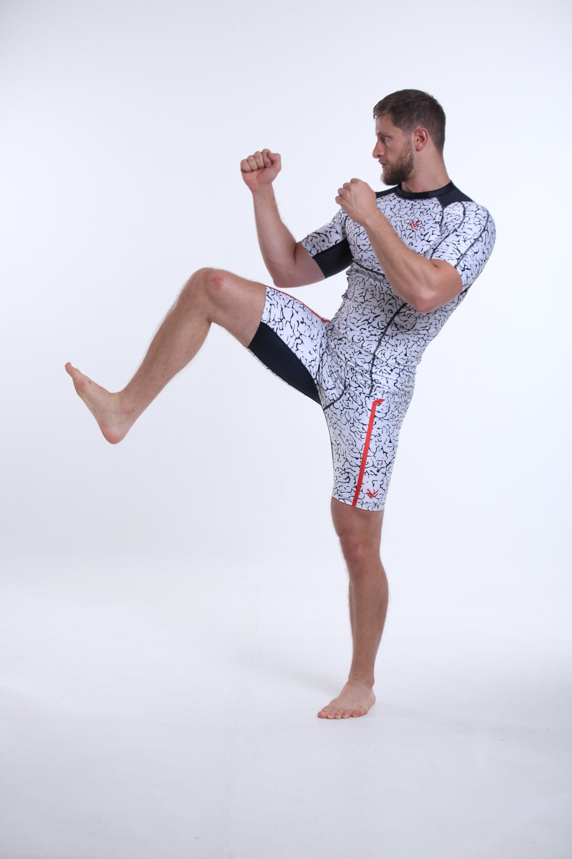 Model is 183cm/90kgs (6'0-198.4lbs)  | Short's size L