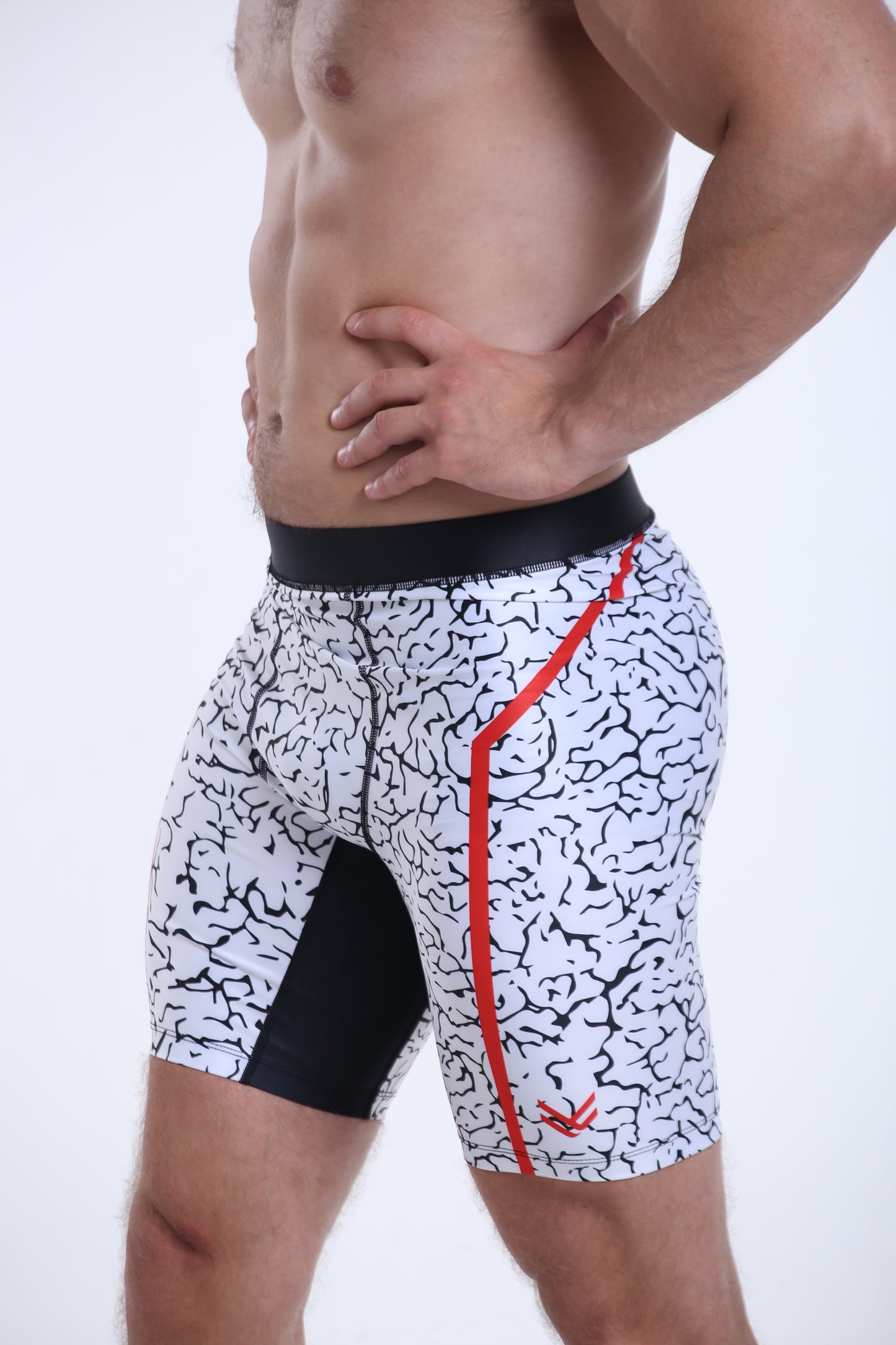 Model is 183cm/90kgs (6'0-198.4lbs)  | Short's size L