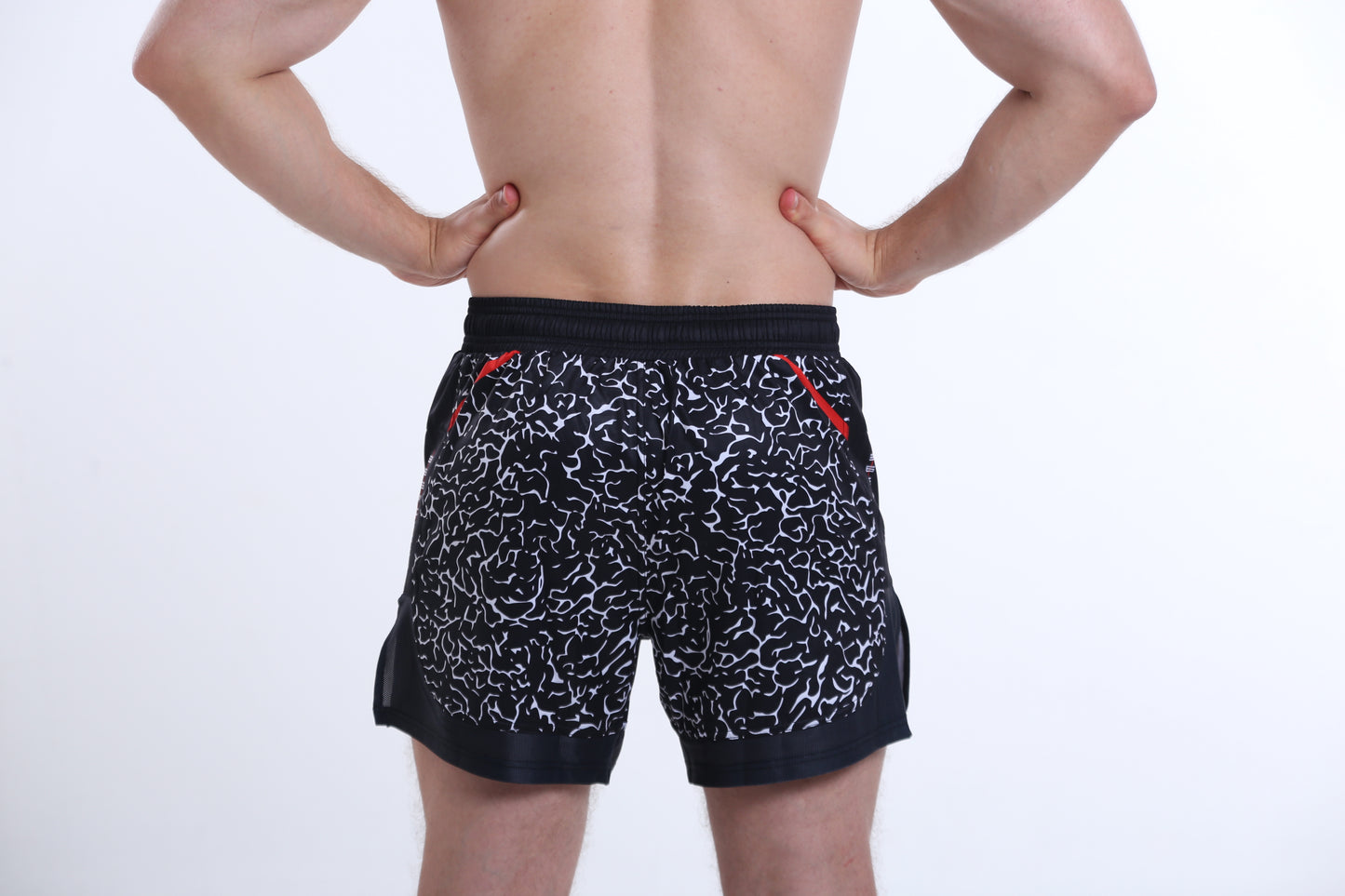 Model is 183cm/90kgs (6'0-198.4lbs)  | Short's size L