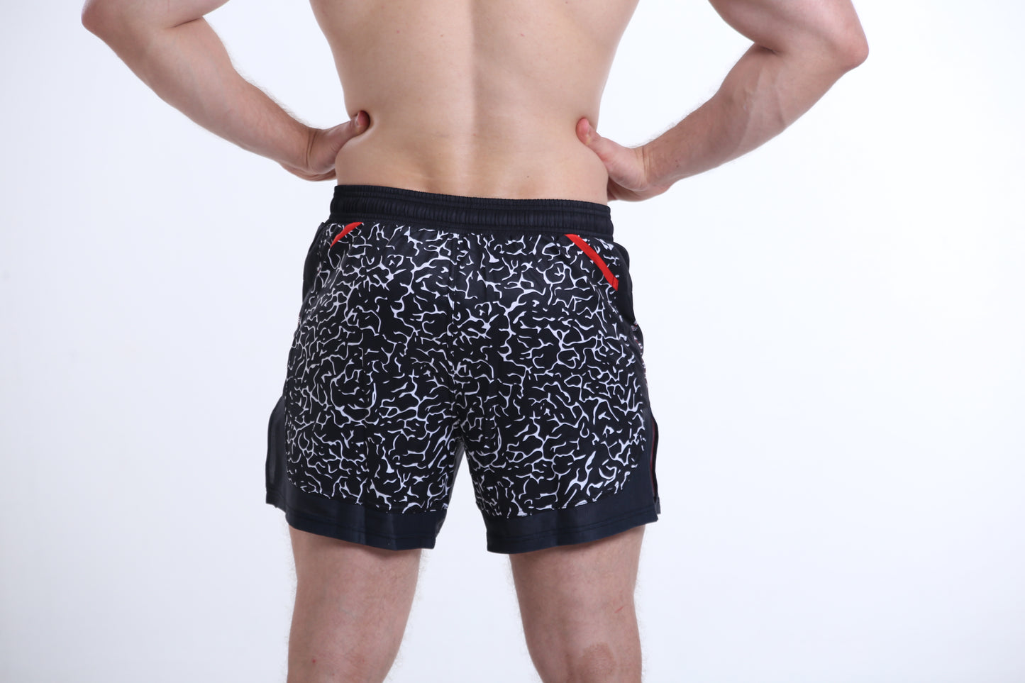 Model is 183cm/90kgs (6'0-198.4lbs)  | Short's size L