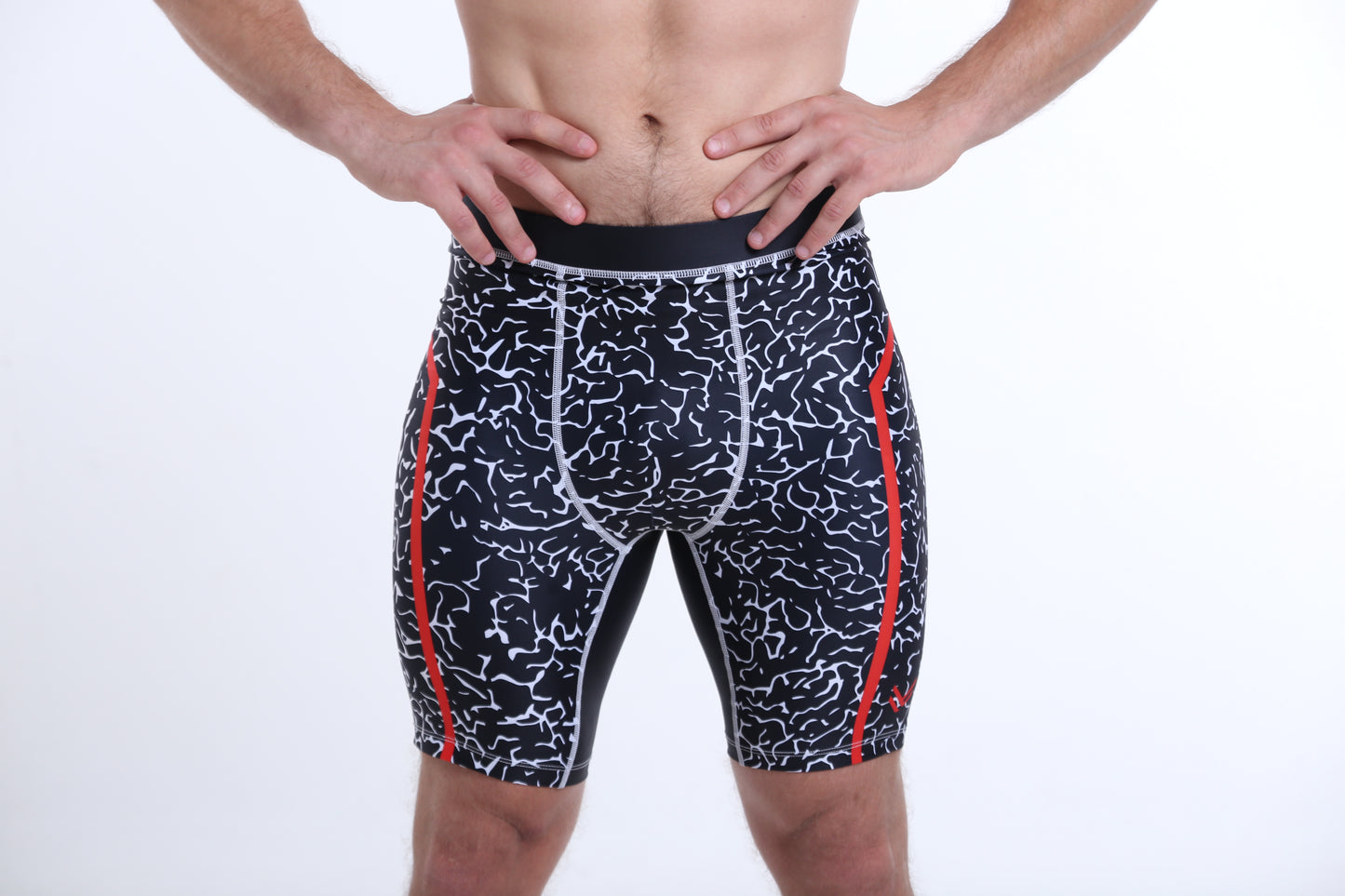 Model is 183cm/90kgs (6'0-198.4lbs)  | Short's size L