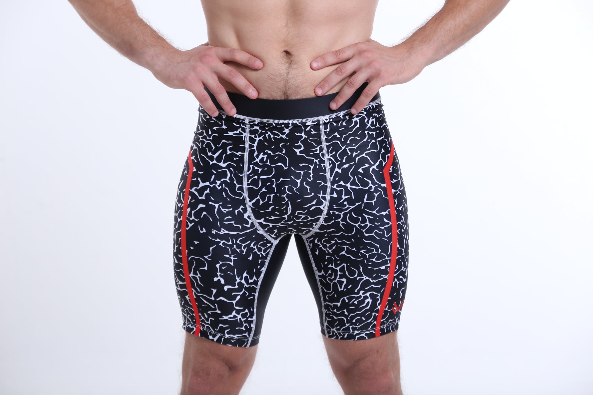 Model is 183cm/90kgs (6'0-198.4lbs)  | Short's size L