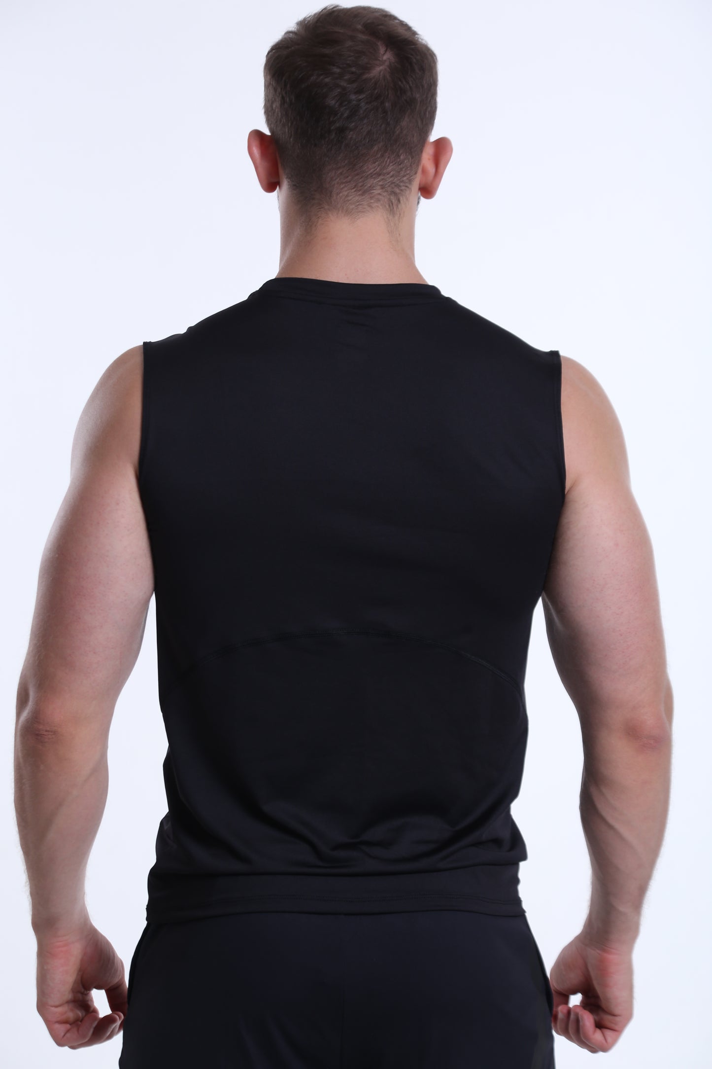 Model is 183cm/90kgs (6'0-198.4lbs)  | Tank's size L