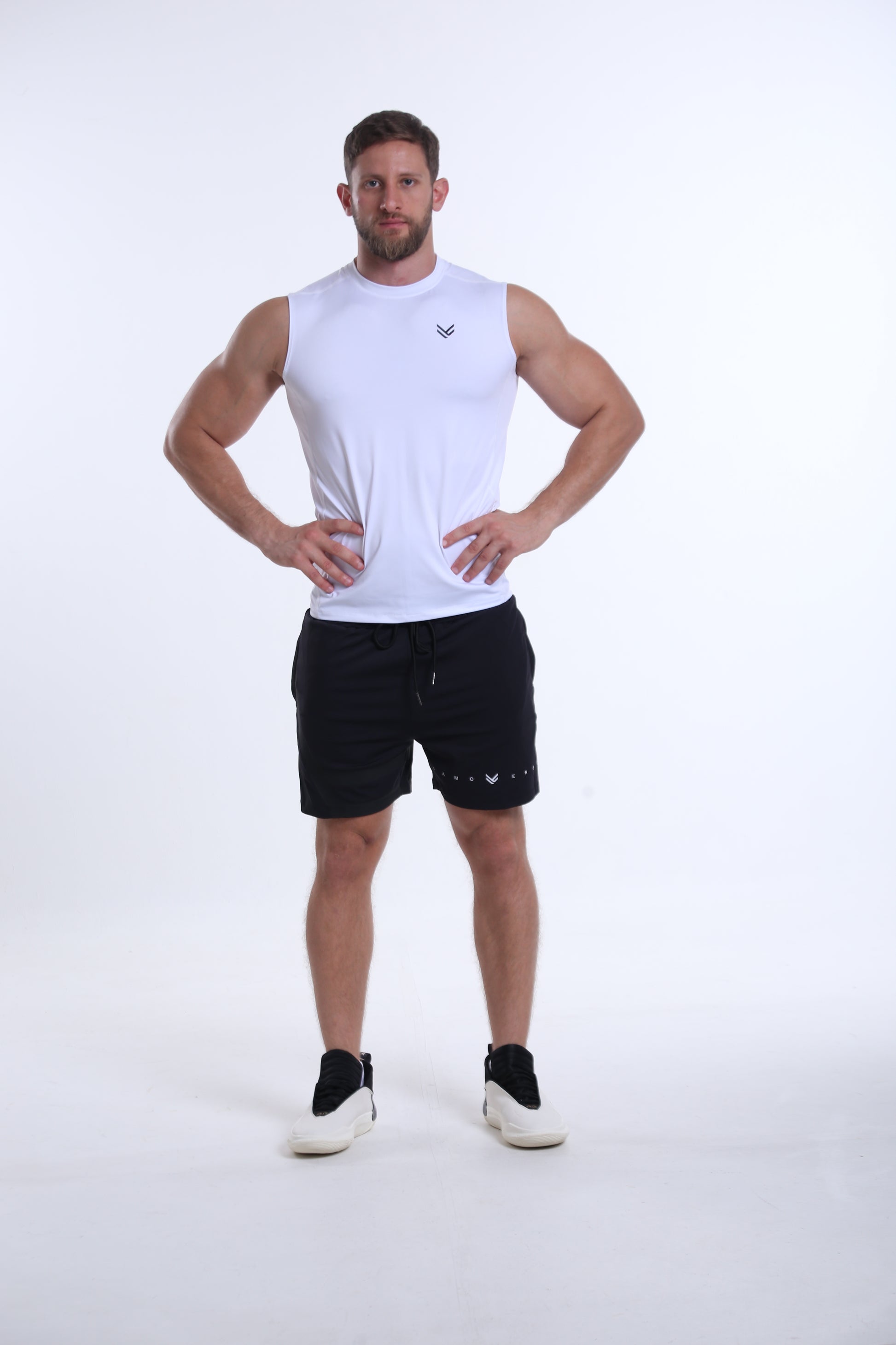 Model is 183cm/90kgs (6'0-198.4lbs)  | Tank's size L