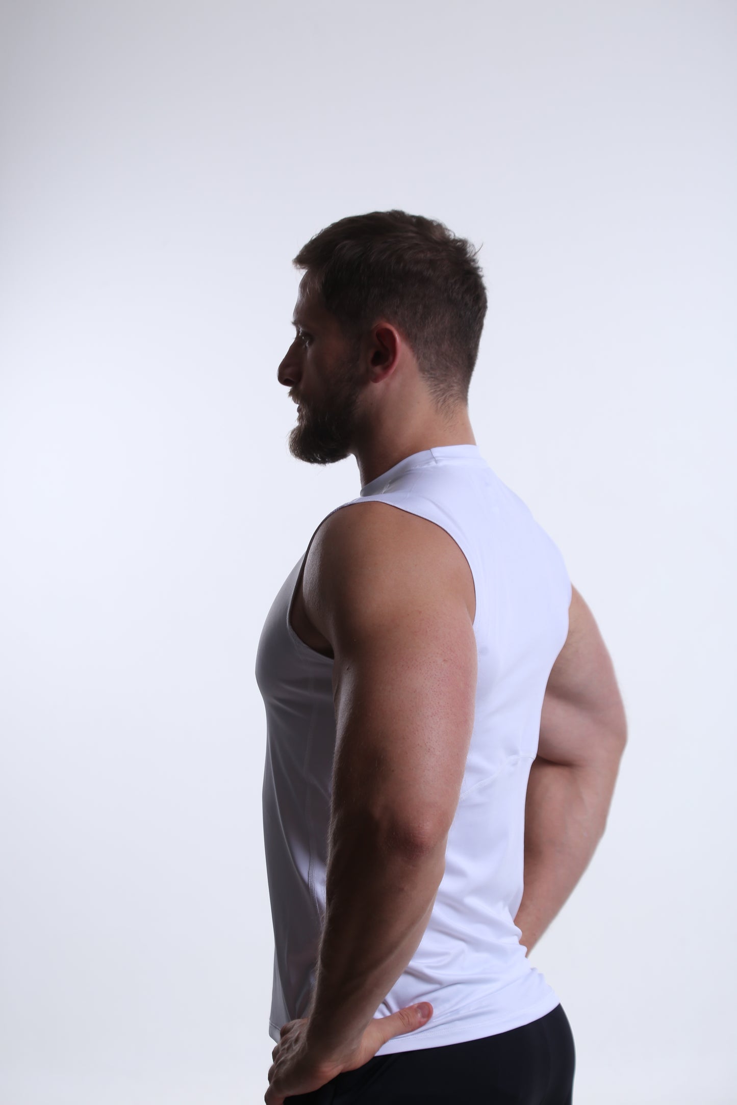 Model is 183cm/90kgs (6'0-198.4lbs)  | Tank's size L