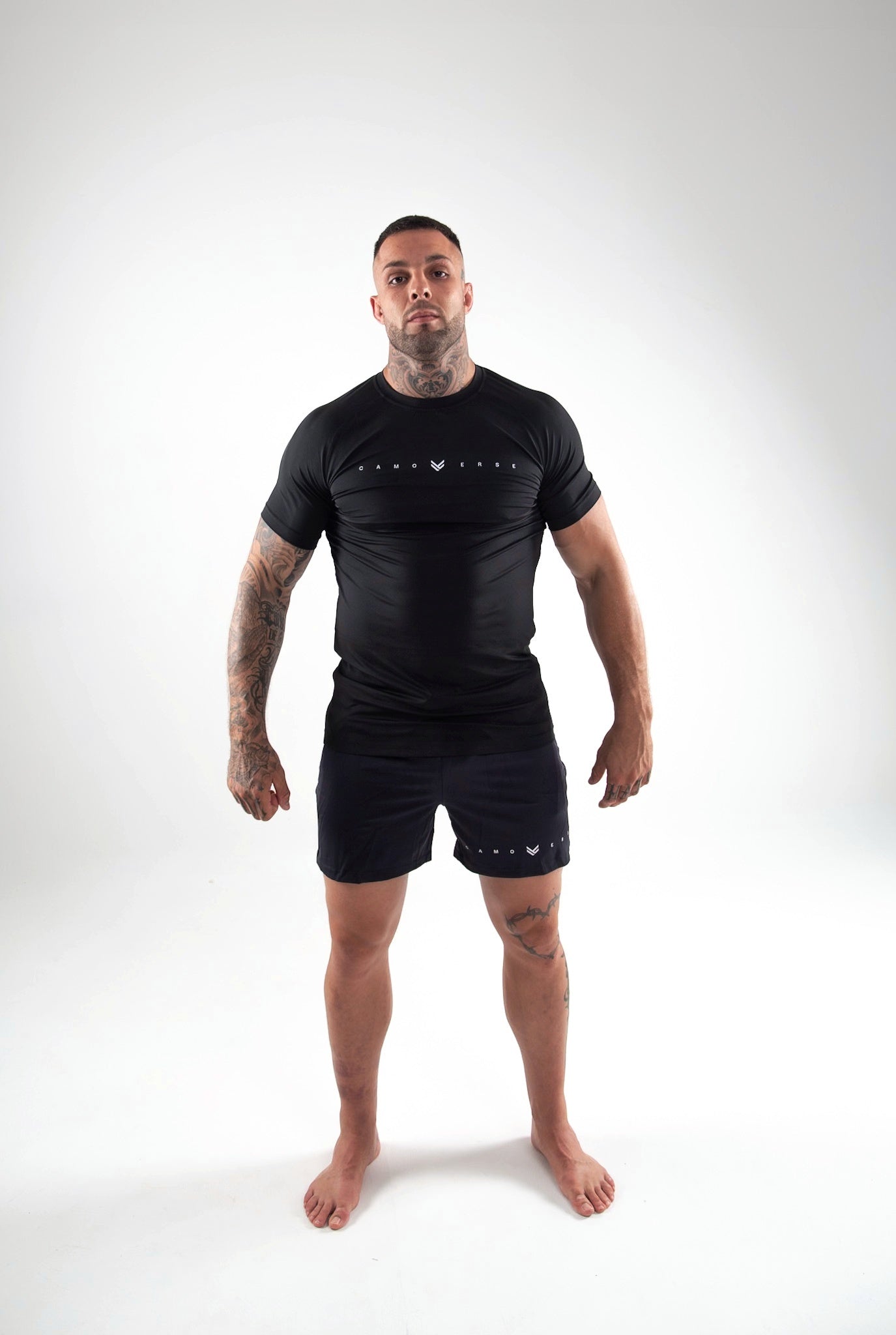 Model is 180cm/90kgs (5’9-198.4lbs)  | T-shirt's size L