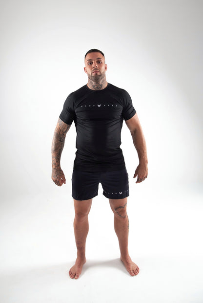 Model is 180cm/90kgs (5’9-198.4lbs)  | T-shirt's size L