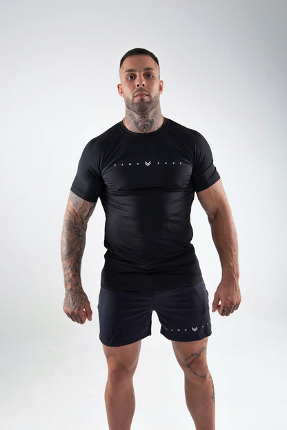 Model is 180cm/90kgs (5’9-198.4lbs)  | T-shirt's size L